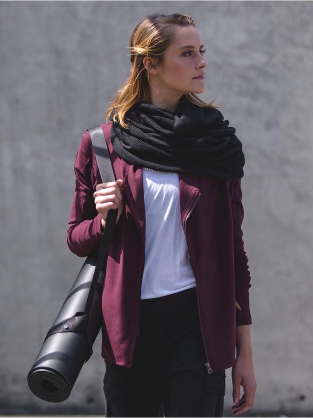 Lululemon women’s Bhakti Yoga Jacket in Bordeaux Drama size 4